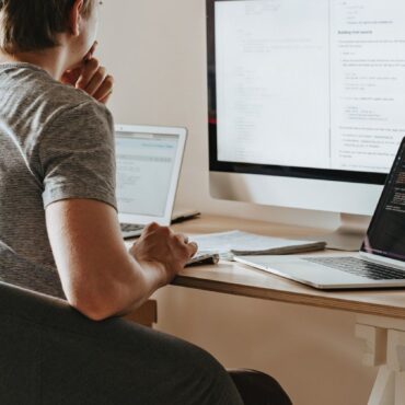 12 Skills to Learn to Become a Full-Stack Developer